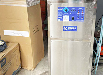 實(shí)驗(yàn)室用一體式臭氧發(fā)生器（內(nèi)置制氧機(jī)）濃度測(cè)試現(xiàn)場(chǎng)